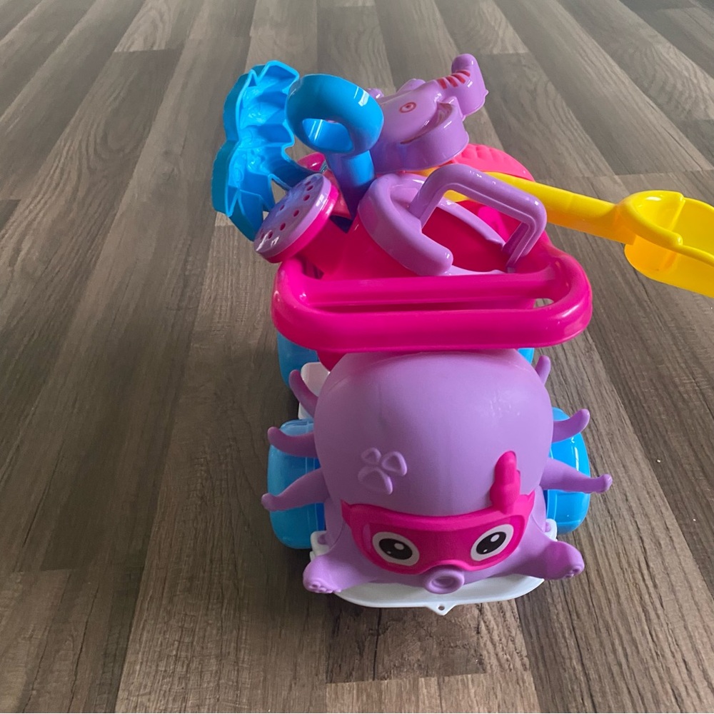 Colorful Beach Toy Set for Kids - Picture 6 of 16